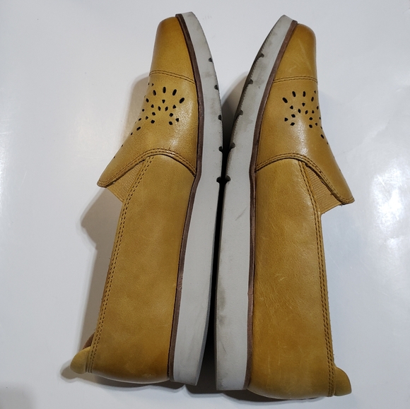 Cobb Hill Laci gore slip on leather trainers shoes yellow women's size 9 - Picture 8 of 11